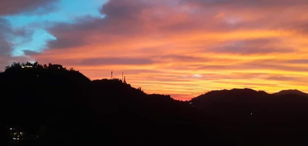 Tharbaling Homestay Darjeeling  Dış mekan fotoğraf